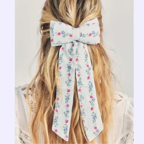 LoveShackFancy Accessories - Loveshackfancy Lorna Barrett Bow in Lilac Creama Limited Edition Print